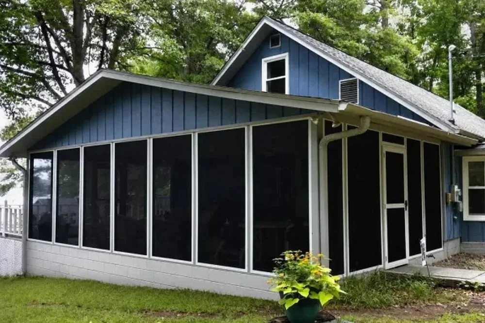 How Security Window Screens Help Improve Comfort in Warm Weather